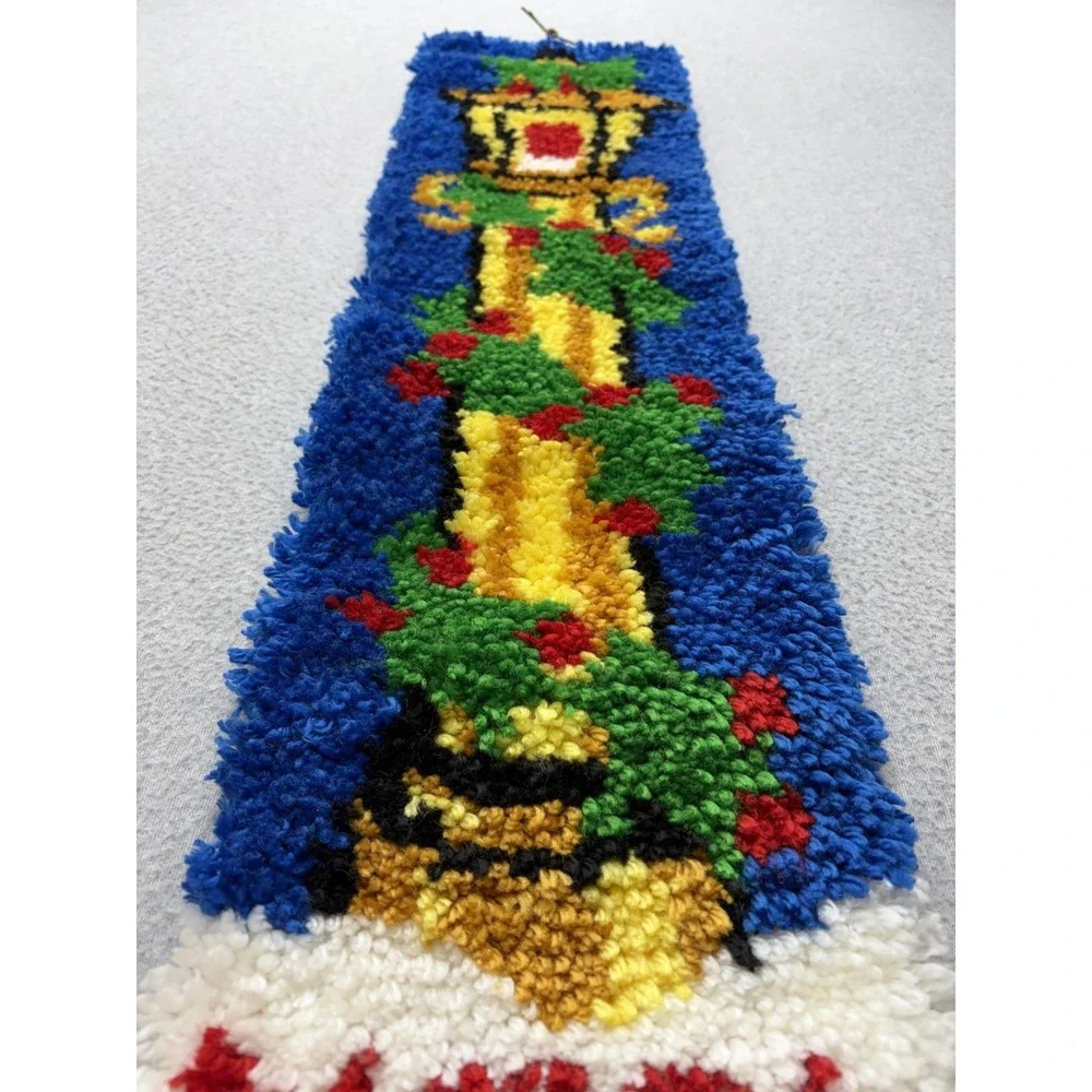 Vintage Handmade Latch Hook Noel Christmas Banner Wall Hanging Lamp Post Decor